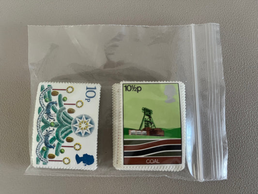 100 x 10p or 11p Stamps Low Value