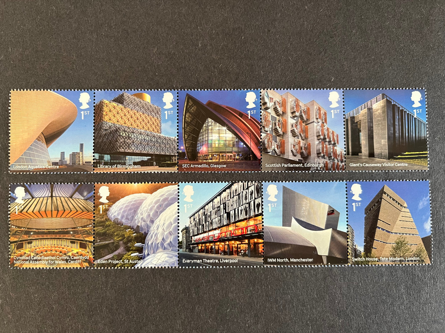10 1st Class Stamps • Landmark Buildings MNH